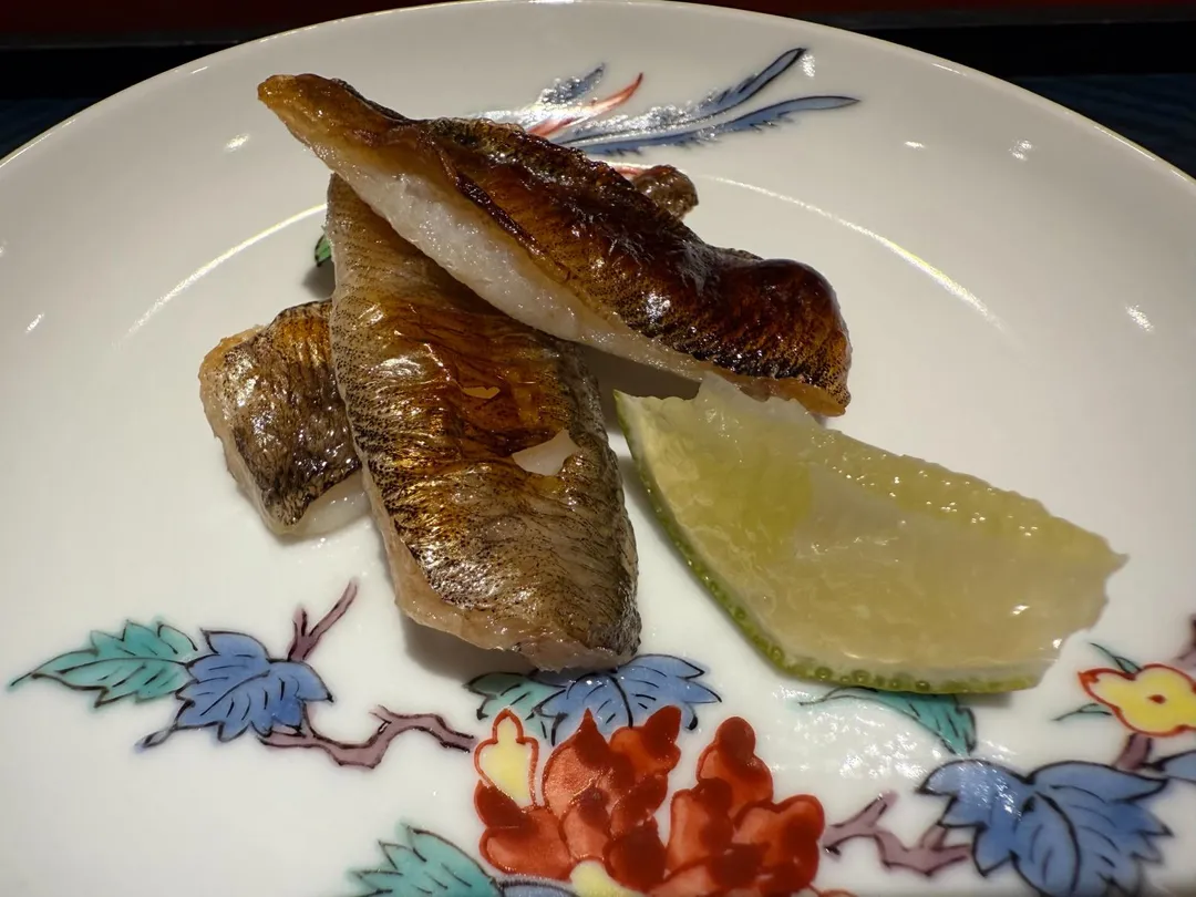 日本岡山產目光魚一夜干油脂豐富，吃起來柔軟美味。（圖／黃宏輝提供）