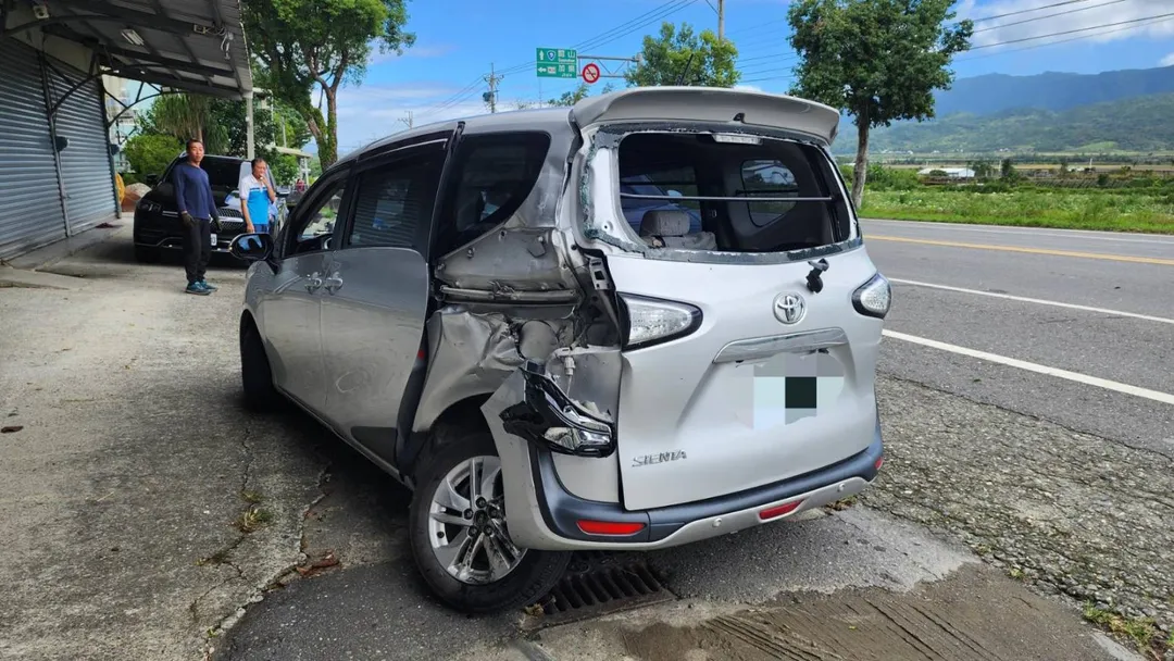 台東關山台9線今日發生一起嚴重車禍。(圖/警方提供)