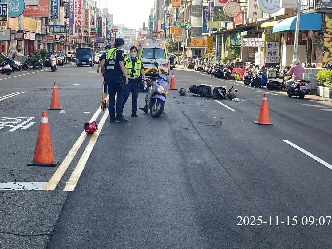 台中市大里區中興路二段上午發生連環車禍。（圖／中天新聞，下同）