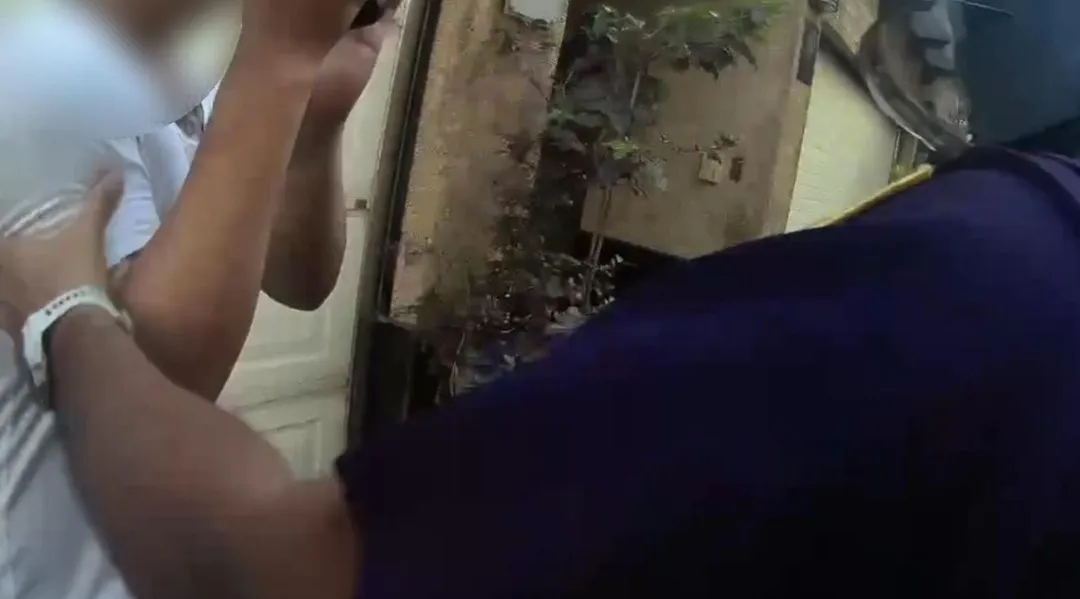 高雄一名李姓通緝犯在路上遇到員警攔查，卻拒檢逃逸，最後員警對空開兩槍制伏。（圖／警方提供）