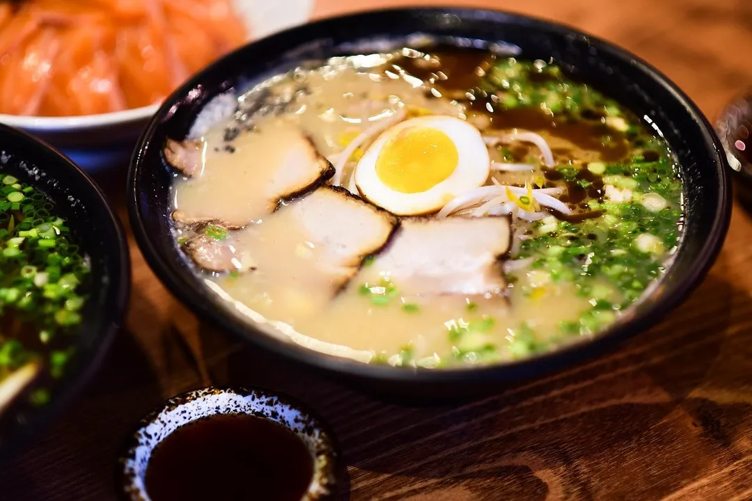 日本有提供主食的餐廳,都希望客人能一人點一份。(示意圖/取自pixabay)