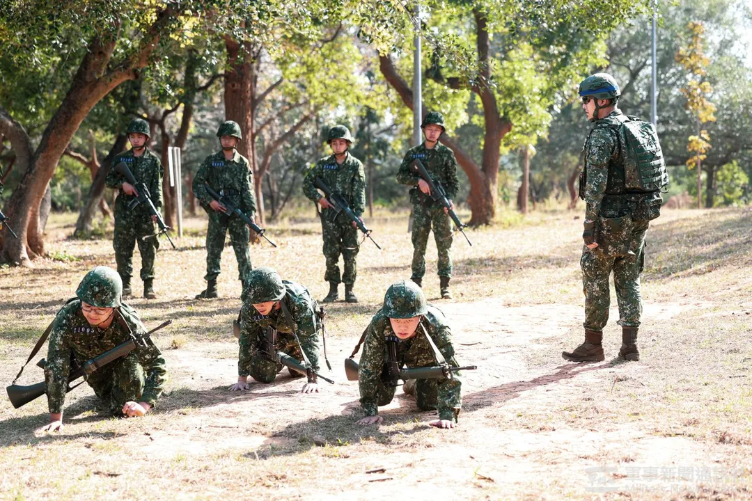 單兵戰鬥基本教練口令將修改。(圖/軍聞社)