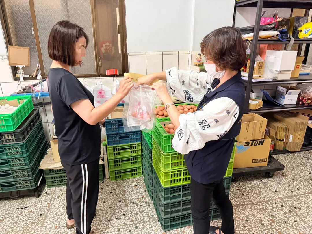 中市食安處主動驗出芬普尼蛋,連夜通報源頭彰化縣府追查。(圖/台中市府提供)