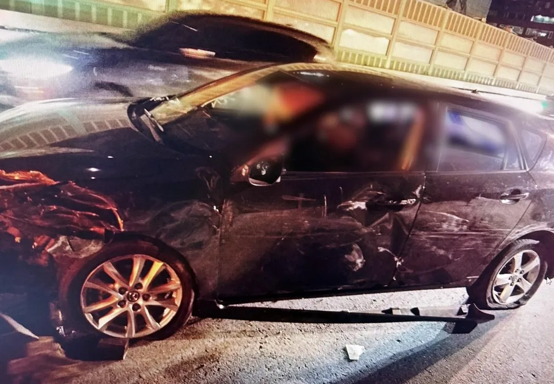 肇事男疑毒駕追撞前車。(圖/翻攝畫面)