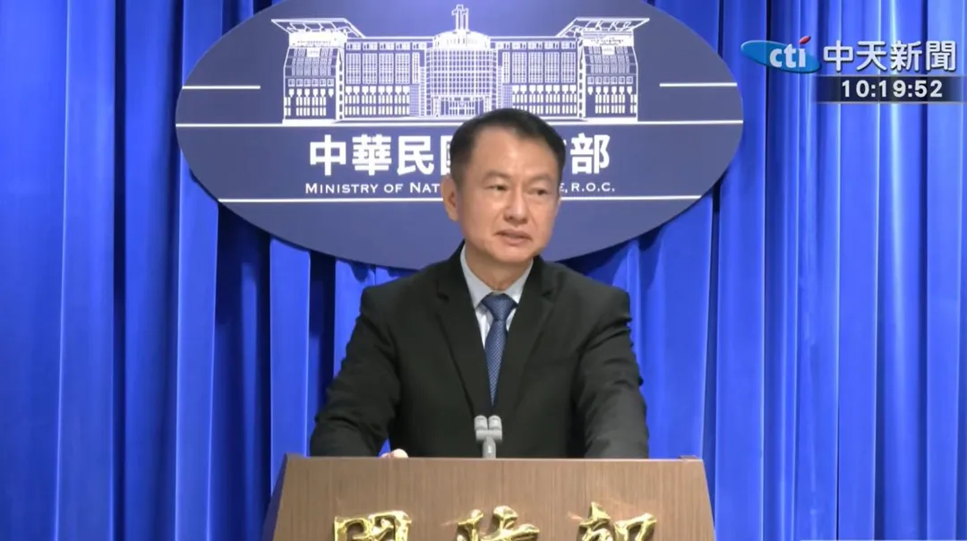 沈威志說明普發台灣全民安全指引。(圖/中天新聞)