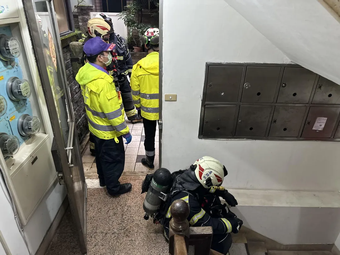 桃園醉男與家人爭吵開瓦斯洩憤。(圖/警方提供)