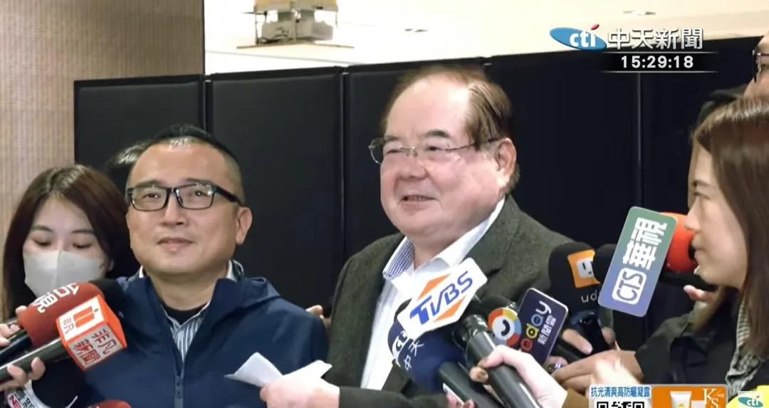 藍白兩黨主席明日將於新莊凱悅嘉軒酒店會面，國民黨副主席李乾龍及民眾黨秘書長周榆修在今日下午先來場勘。（圖／中天新聞）