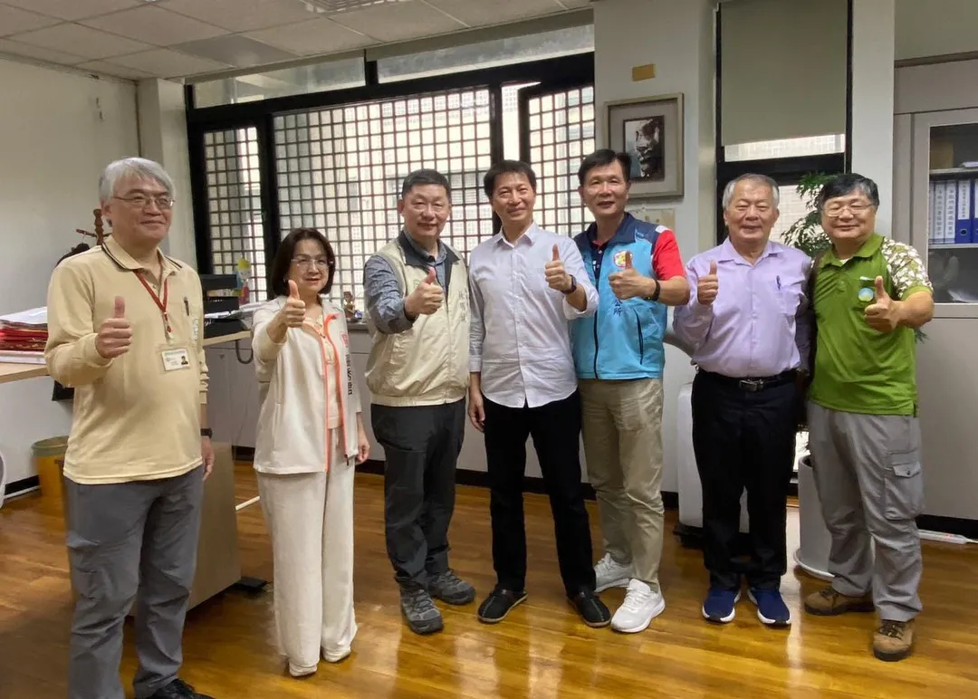 疾管署副署長林明誠今（18）日南下視察屏東縣萬丹鄉登革熱群聚疫情。（圖／疾管署）