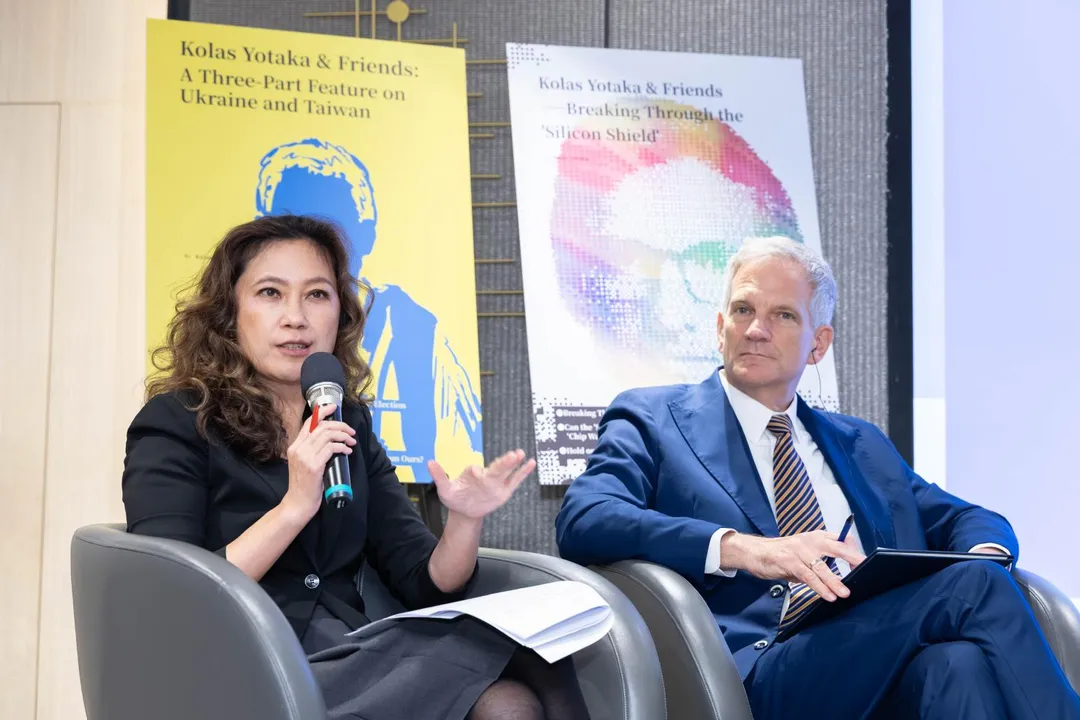 前總統府發言人 Kolas ㄌYotaka 與德國在台協會處長狄嘉信 Karsten Tietz。(圖/論壇主辦單位提供)