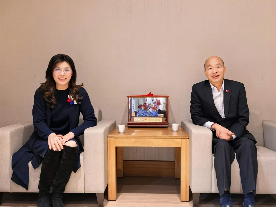 民進黨頻把立法院長韓國瑜和國民黨主席鄭麗文的訪美規格做比較。（圖／鄭麗文臉書）