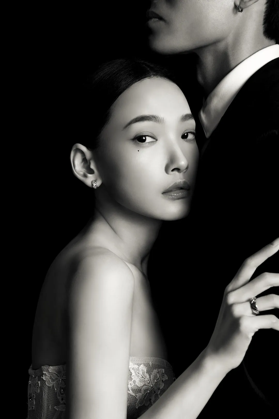 婚禮上，林映唯特別感謝賈靜雯擔任證婚人的重要角色。（圖／自由試娛樂）