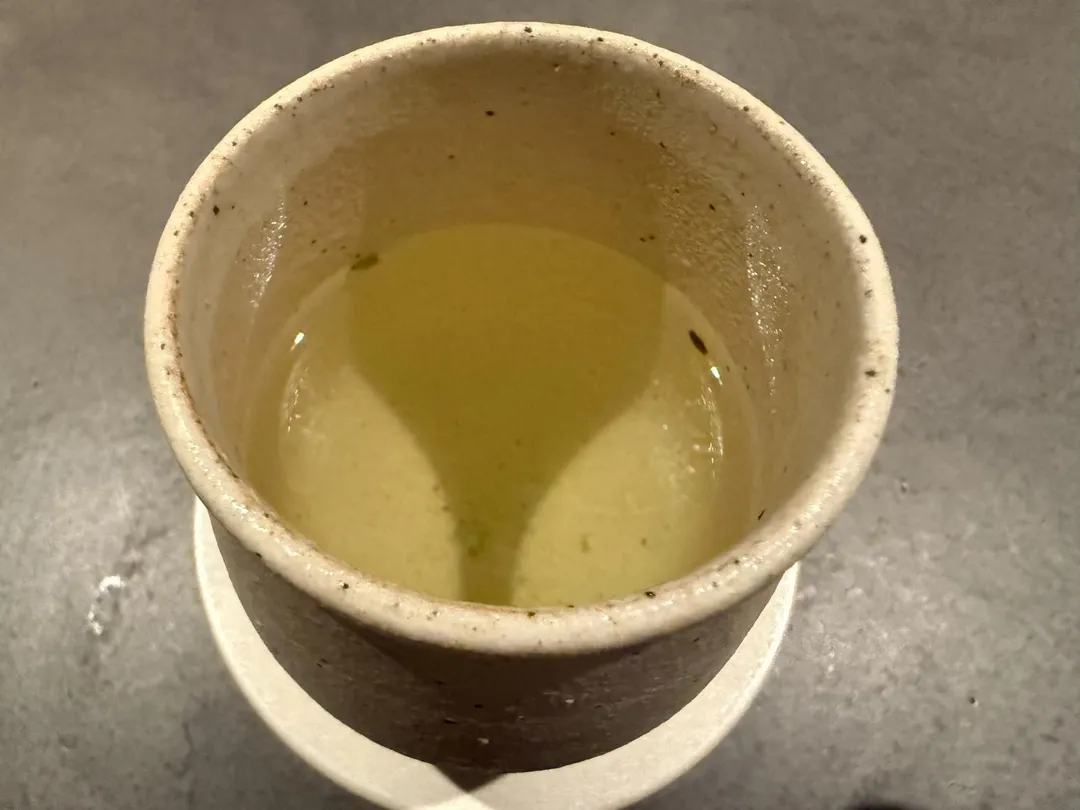 奈良綠茶搭配甘味。（圖／黃宏輝提供）