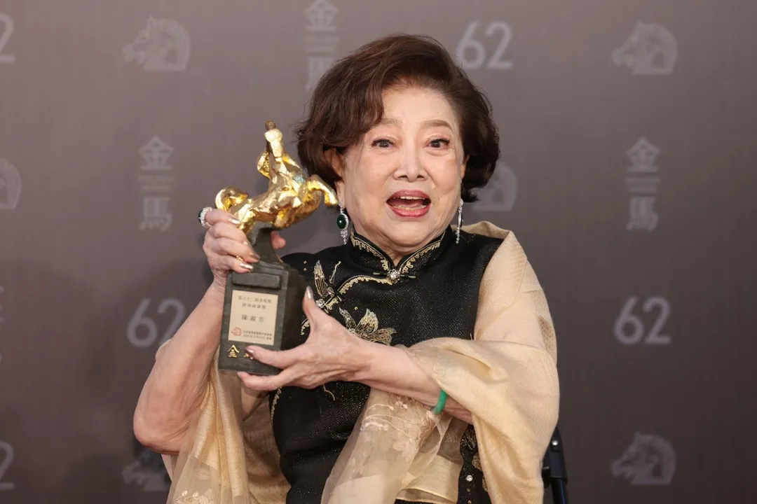 「國民阿嬤」陳淑芳獲終身成就獎。（圖／中國時報 陳俊吉、杜宜諳、郭吉銓攝）