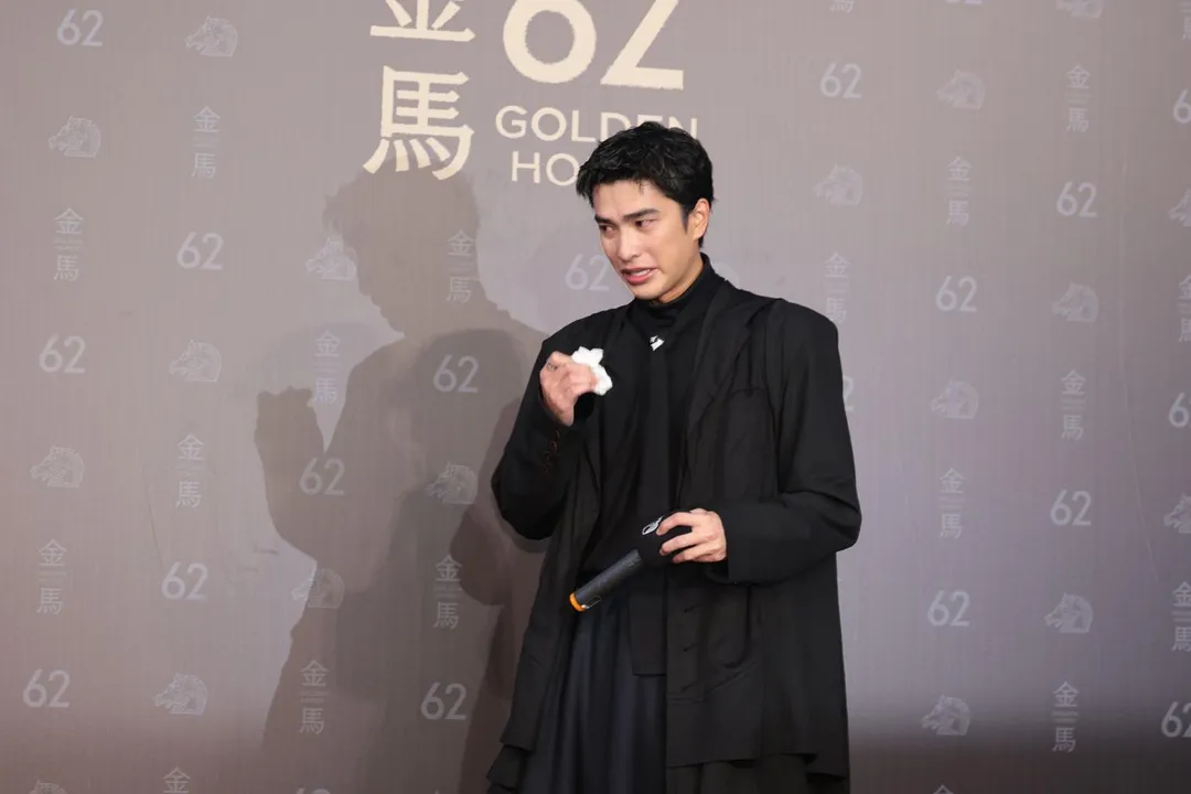 曾敬驊獲獎後落淚。(圖/中國時報 陳俊吉、杜宜諳、郭吉銓攝)