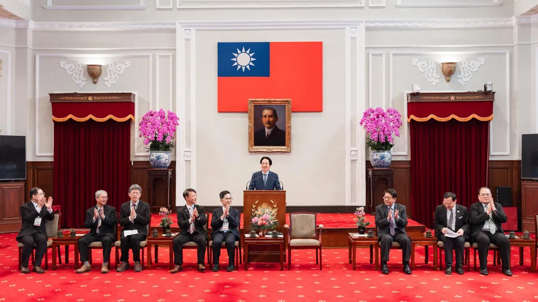 賴清德24日接見中華民國診所協會全國聯合會及各縣市診所協會理事長。(圖/總統府提供)