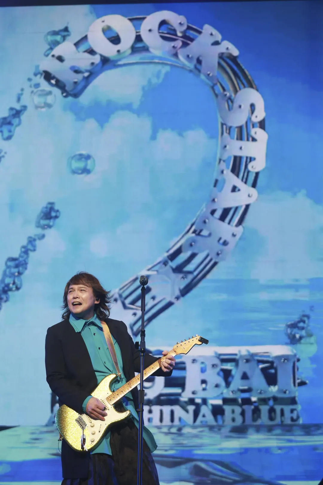 伍佰《Rock Star2世界巡迴演唱會》,上週末七度唱進高雄巨蛋。(圖/月光音樂 提供)