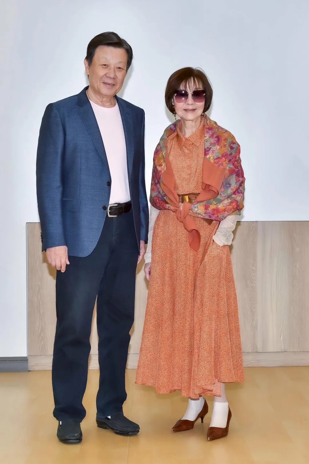 電影《拾光》由新銳導演宋康欣執導、資深演員歸亞蕾（右）及寇世勳（左）所主演。（圖／光譜映像 提供）