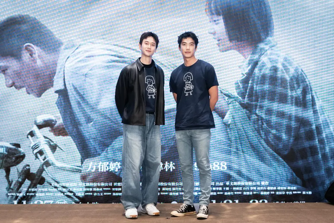 劉冠廷（左）這次在片中飾演飛賊「高金鐘」。（圖／華文創 提供）