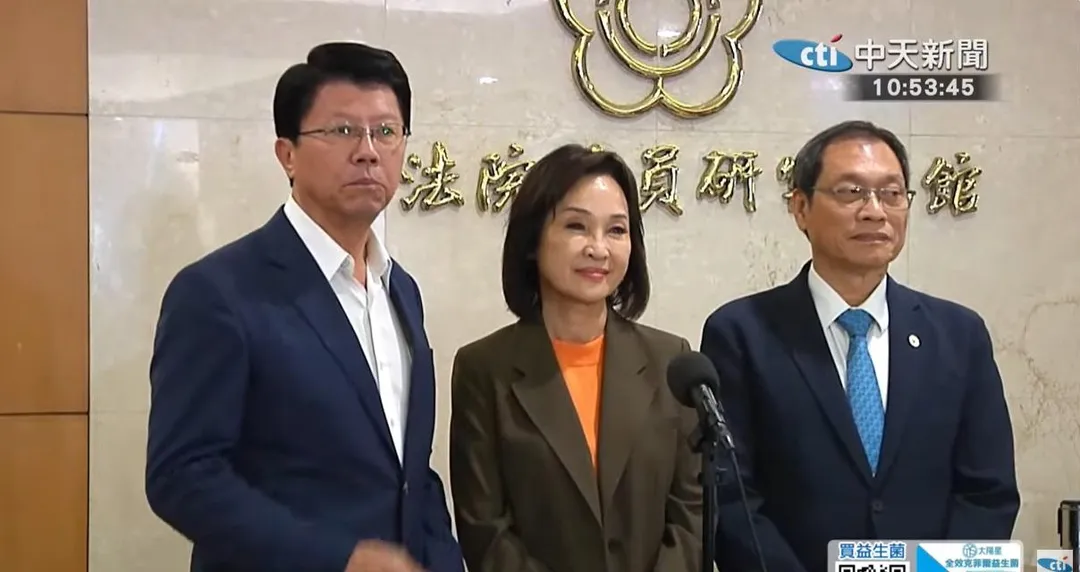 國民黨立委謝龍介、柯志恩、蘇清泉。(圖/中天新聞)