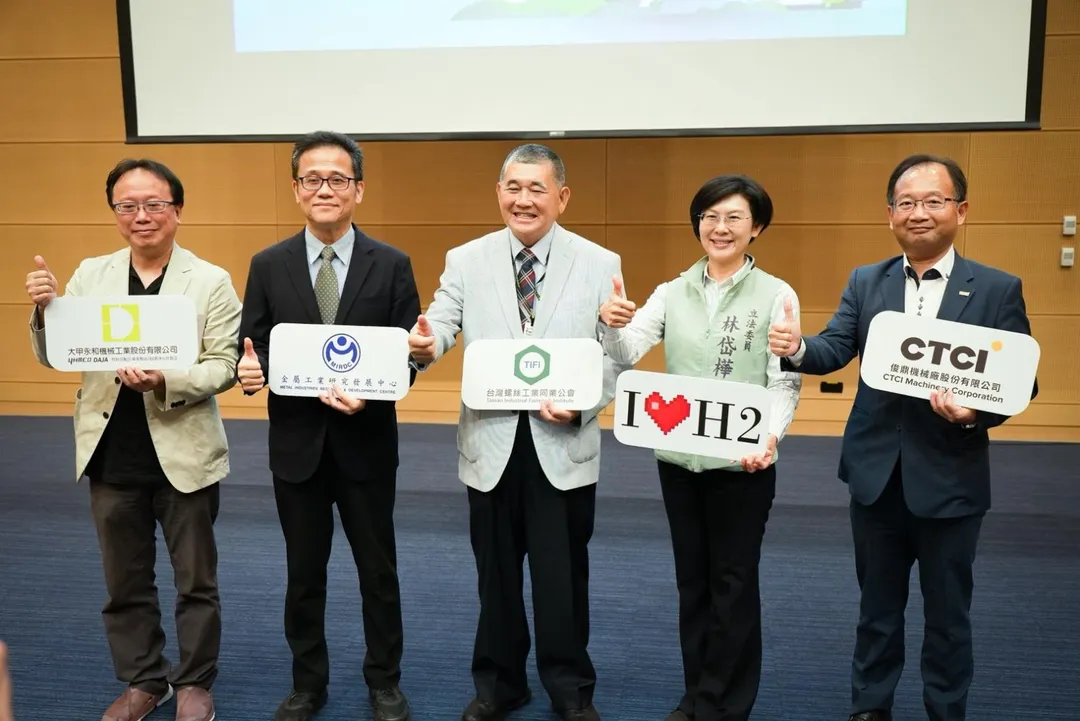 林岱樺（右二）表態支持賴清德國安行動方案（圖／林岱樺辦公室提供）