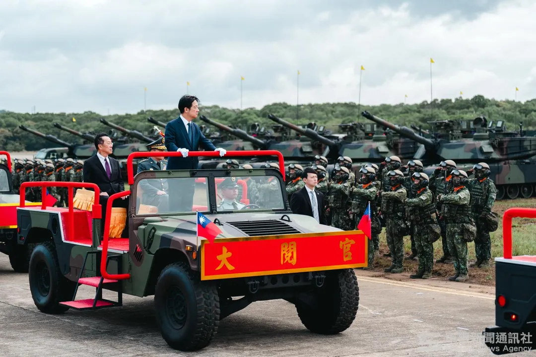 作者認為,不解決國軍的專業人員大量流失問題,根本是投錯藥方。(圖/軍聞社)