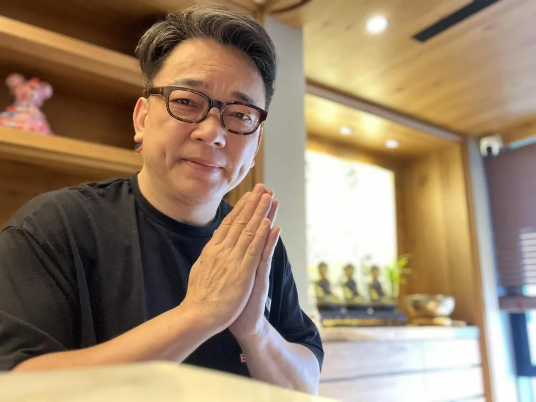 詹惟中澄清從未向顧客強行推銷任何服務。（圖／翻攝自詹惟中臉書）