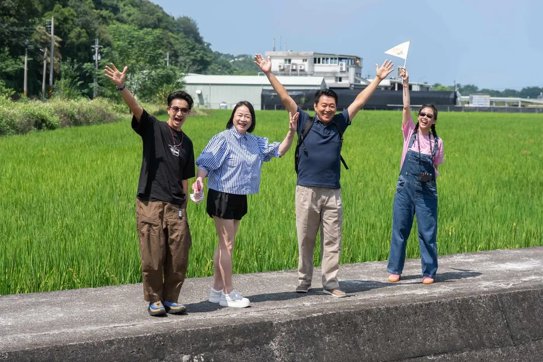 庹宗華（右2）近日與Darren邱凱偉、陸小芬、方志友隨節目《花甲少年趣旅行》至台中旅遊。（圖／東森綜合台提供）