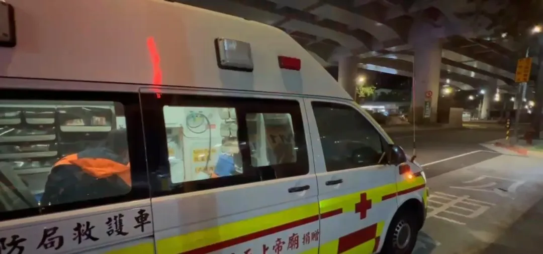 台鐵台北車站月台，發生女子不慎落軌意外，警方調閱監視器後，初步排除外力介入。（圖／警方提供）