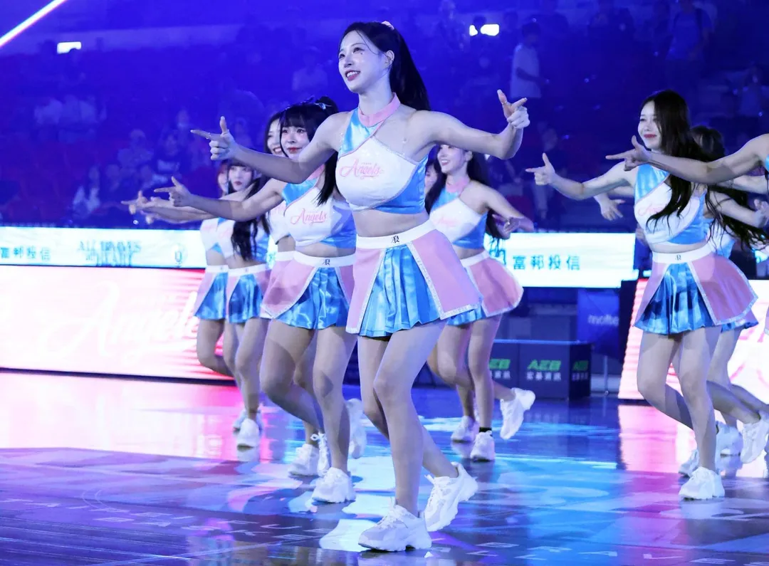 李晧禎再度穿上Fubon Angels的應援服。（圖／譚兆青攝）