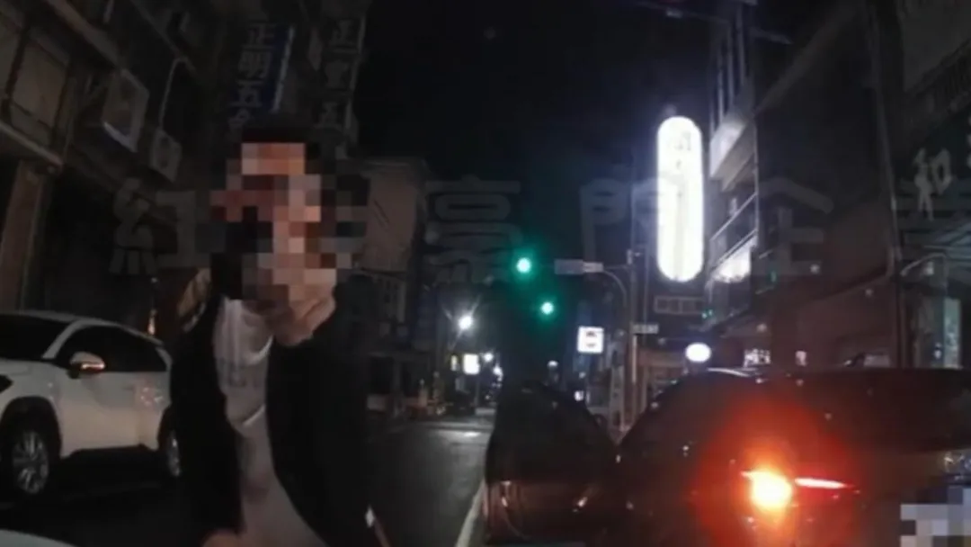 新竹竹東鎮發生男子持槍恐嚇事件。（圖／翻攝畫面）