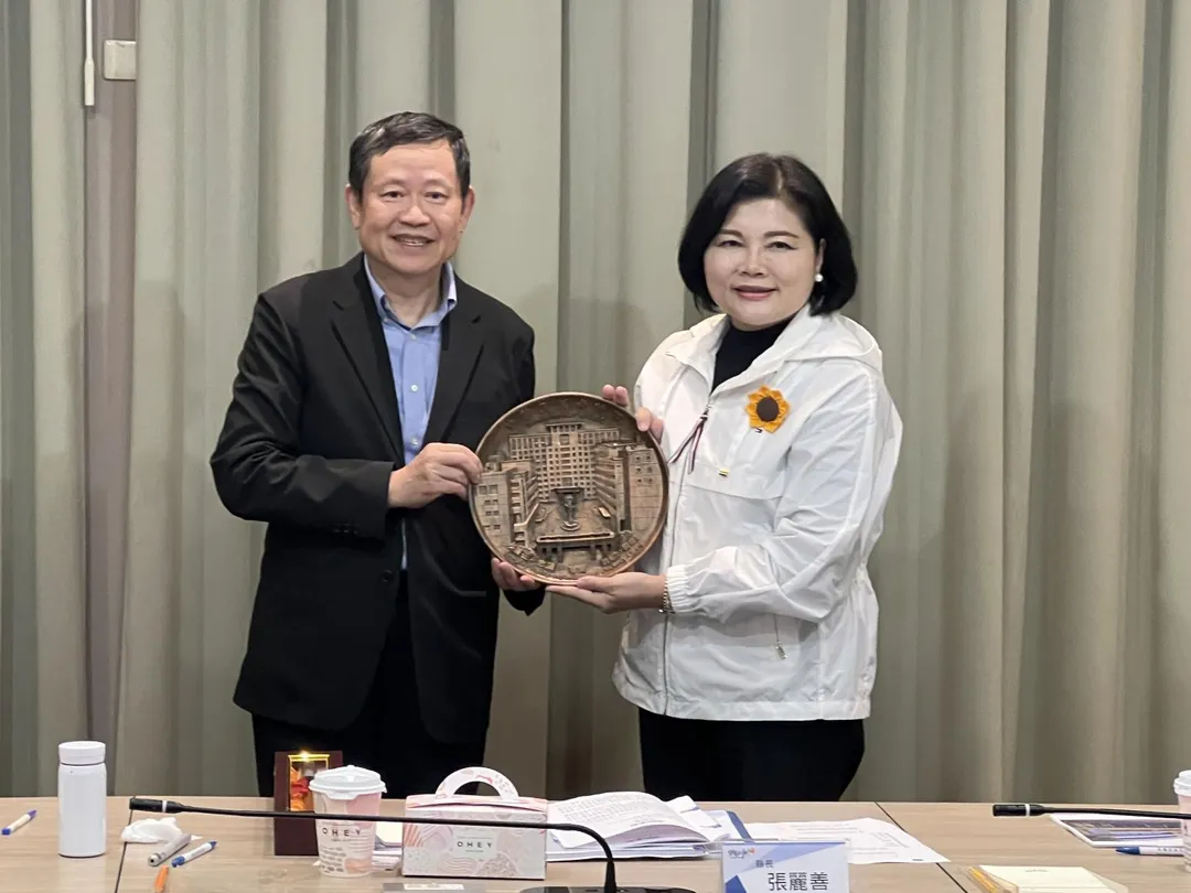 考試院副院長許舒翔拜訪雲林縣長張麗善。（圖／考試院）
