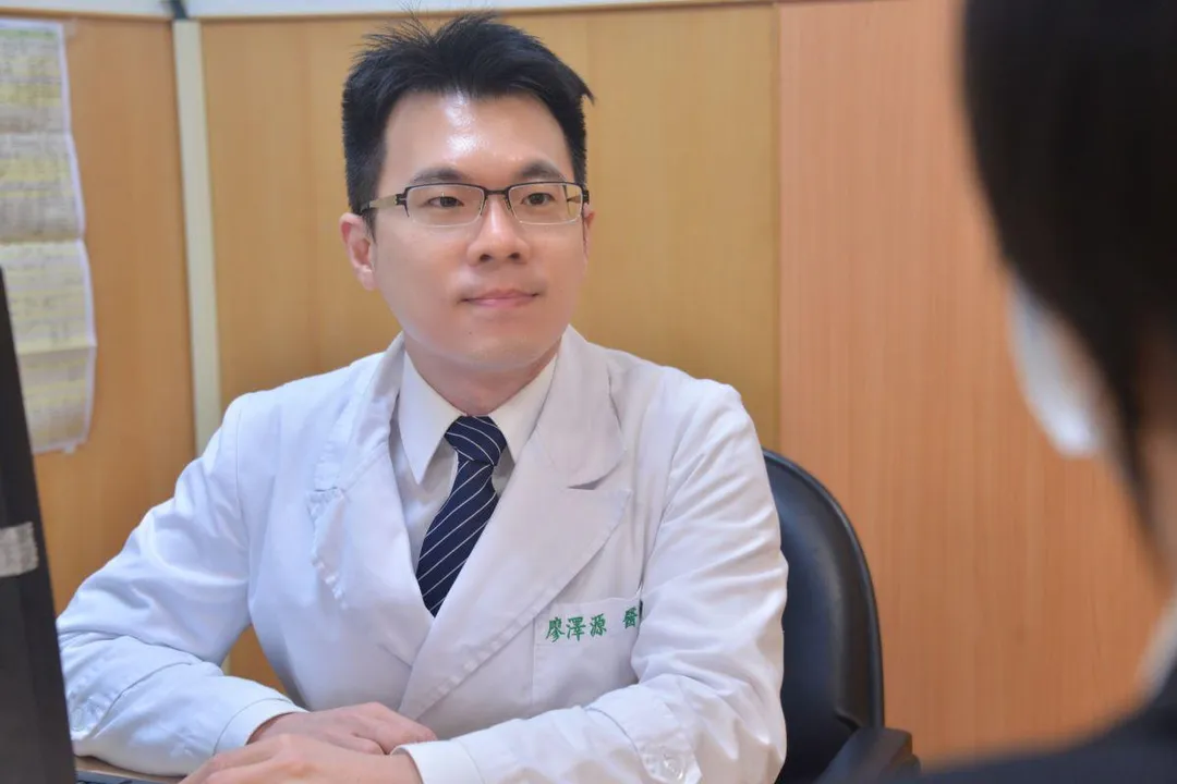 廖澤源醫師看診示意照。（圖／台北慈濟醫院）