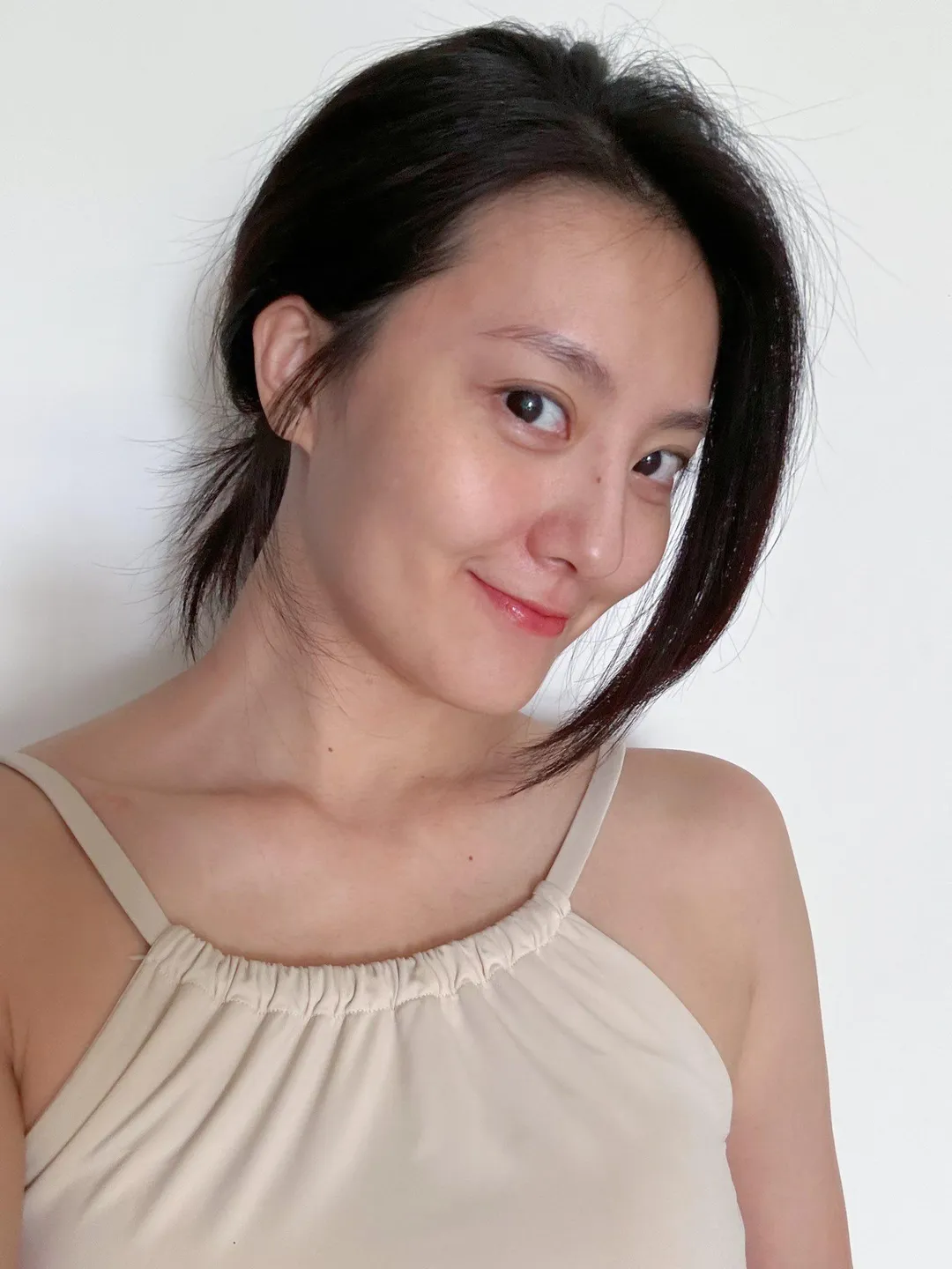 八點檔女星顏曉筠在11月底騎車前往民視工作途中，遭遇嚴重車禍意外。（圖／翻攝FB 顏曉筠）