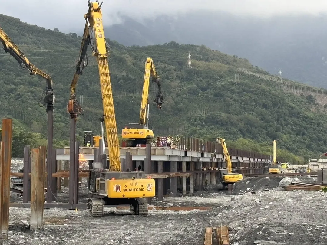 為推動花蓮馬太鞍溪堰塞湖災後復原重建，林業及自然保育署推出「土地價購」與「補助造林」雙軌方案。（資料照／翻攝畫面）