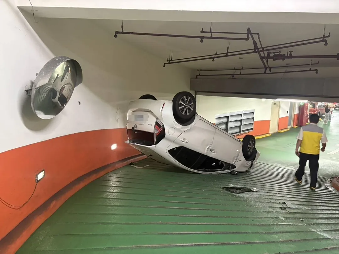 翻車現場。（圖／警方提供）