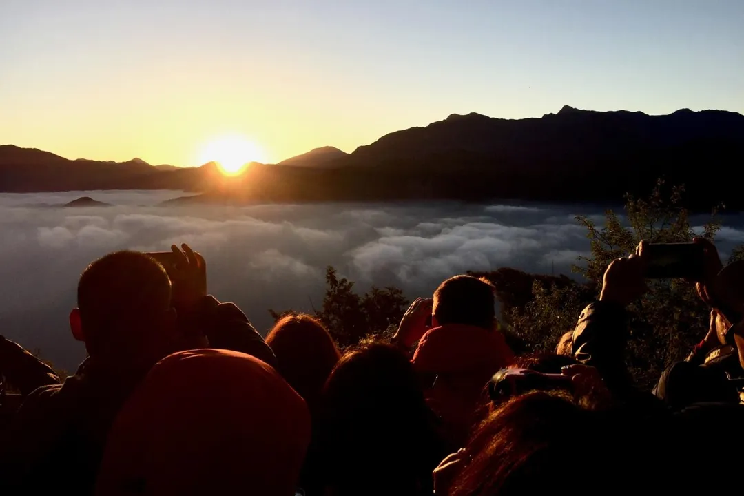 2026年即將到來，元旦阿里山林鐵祝山觀日列車車票將在2025年12月10日起開賣。（圖／資料照／阿里山林鐵及文資處提供）