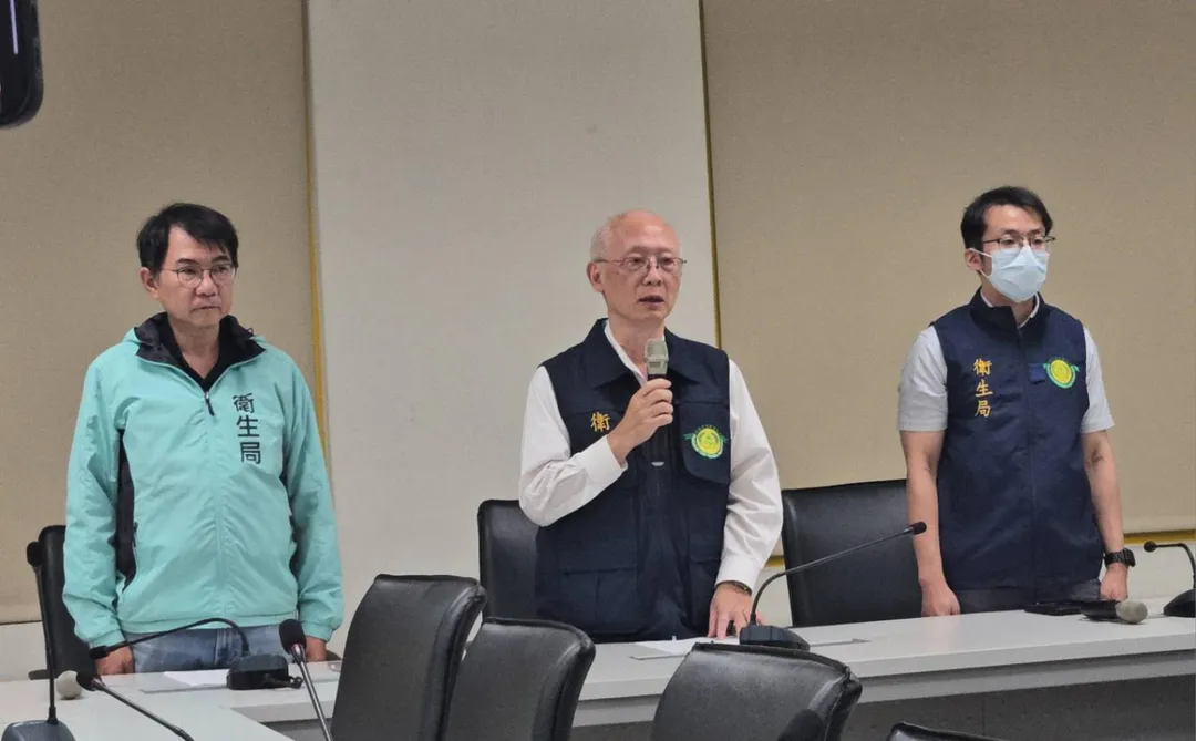 高雄市衛生局長黃志中（中）。（資料圖／高雄市衛生局）