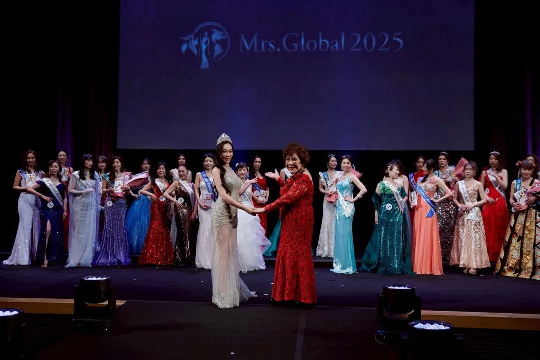 台灣官方代表團12/3赴日參與 Miss & Mrs. Global 大賽。禮服由wedding21韓式婚紗攝影提供。（圖／主辦單位提供）