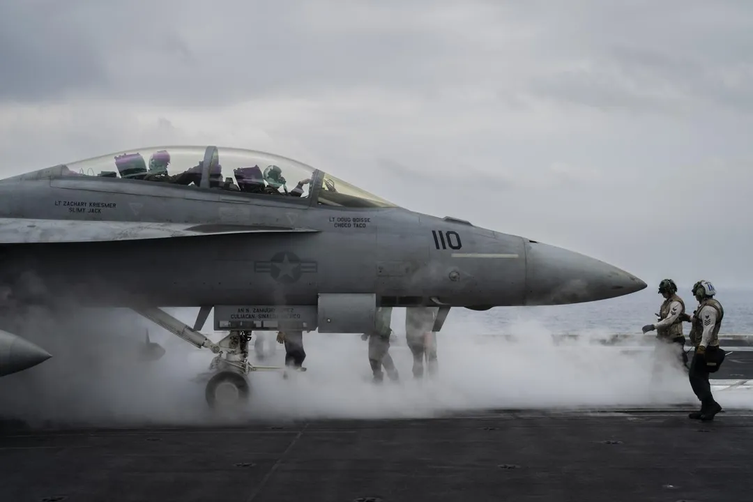 一架F/A-18F超級大黃蜂戰鬥機。(資料照/《美聯社》)
