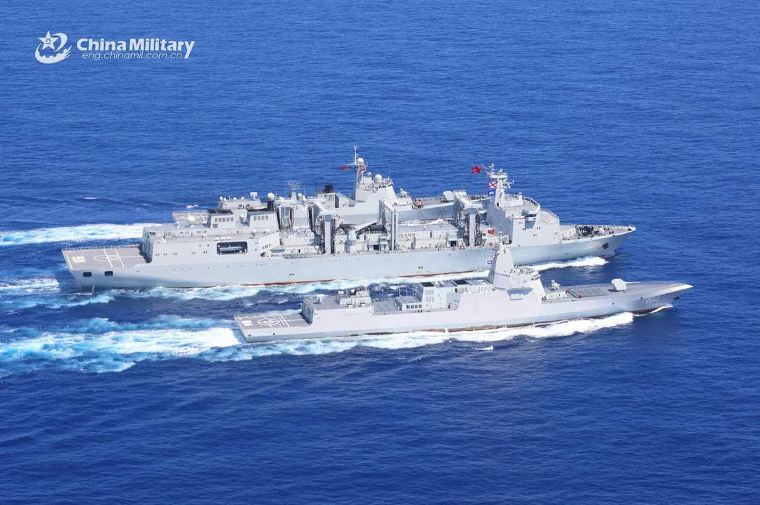 解放軍海軍艦艇今年6月操演情形。(圖/中國軍網)