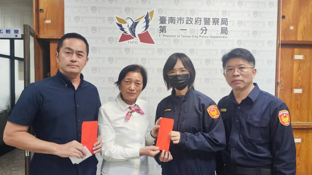受傷的女警（右二）所幸送醫緊急治療後沒有生命危險。（圖／中天新聞）