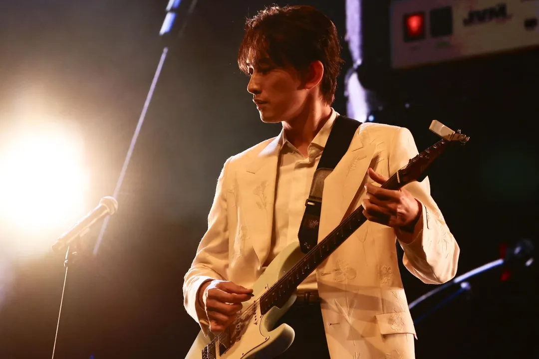 町田啓太首度在台北公開吉他演出，還特別彈了一小段〈望春風〉。（圖／LDH 愛夢悅 提供）