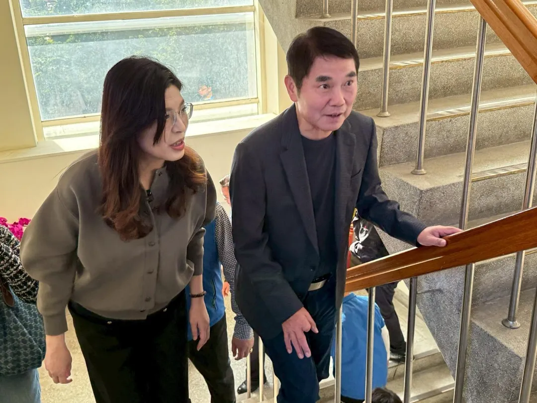 苗栗縣長鍾東錦和國民黨主席鄭麗文。（圖／鍾東錦臉書）