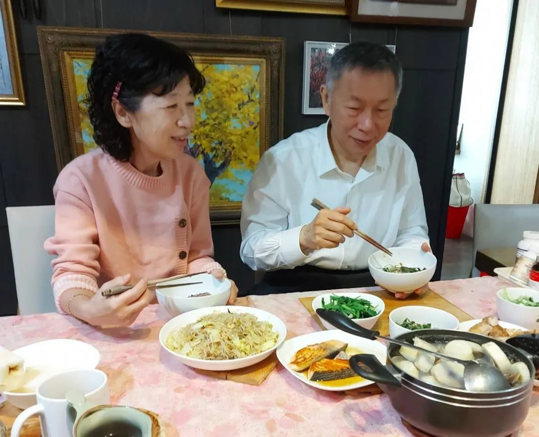 陳佩琪常在臉書分享柯文哲近況。（圖取自陳佩琪臉書）