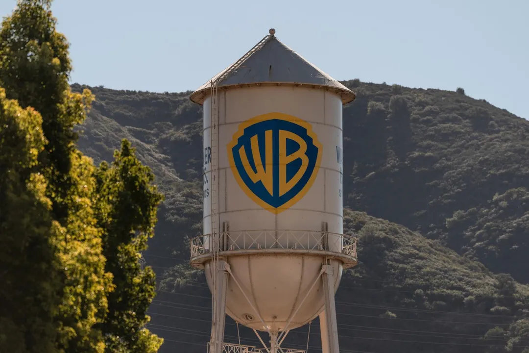 圖為位於美國加州伯班克(Burbank)的華納兄弟片場。(圖/美聯社)