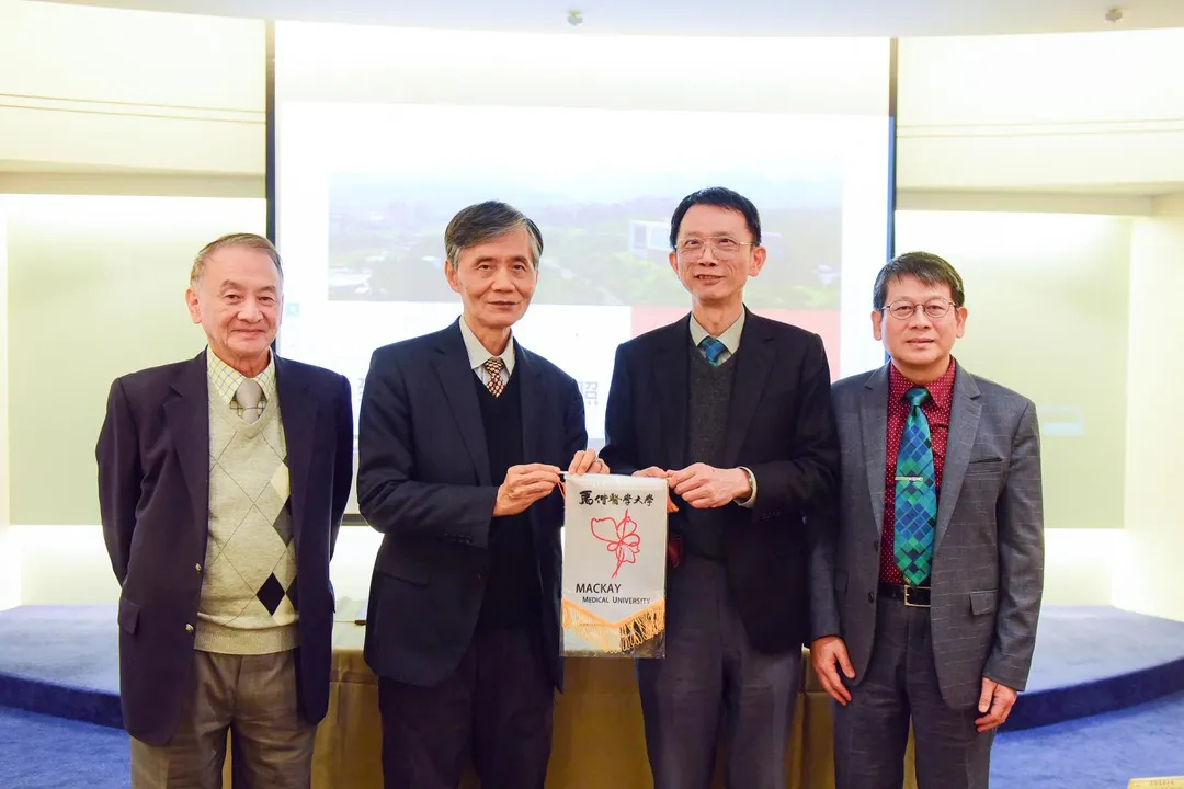 馬偕醫學大學與中原大學3日舉行合作備忘錄(MOU)簽署儀式,正式啟動兩校在跨領域人才培育、科研合作及產學鏈結等領域的長期夥伴關係。(圖/馬偕醫大提供)