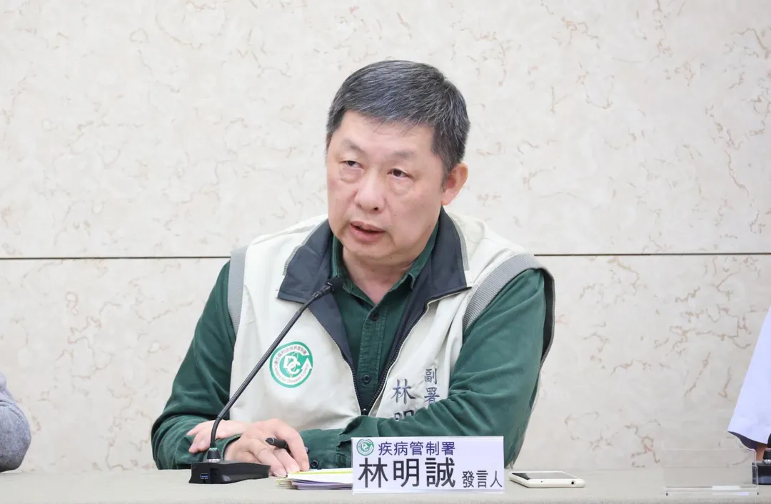 疾管署發言人林明誠表示，觀察到大眾運輸工具乘客僅約五成戴口罩，顯示民眾警覺性不高，預估流感疫情本周就會提早升溫。（圖／疾管署）