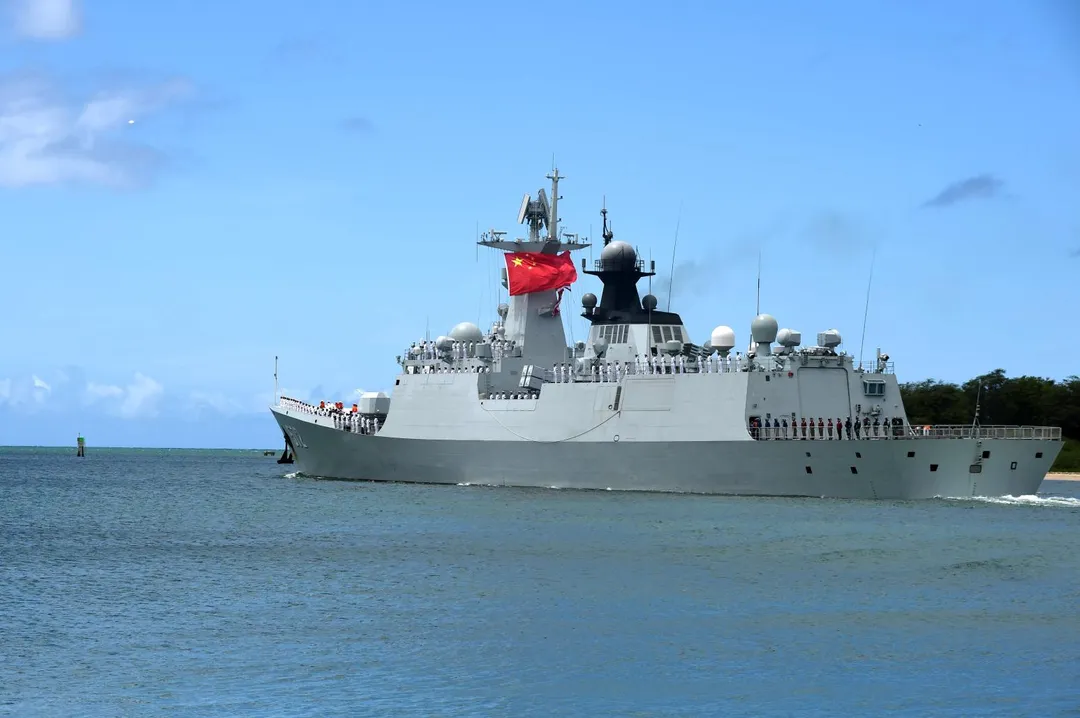 抵達夏威夷參加2016年「環太平洋」演習的大陸054A型巡防艦衡水號。(圖/美國海軍)