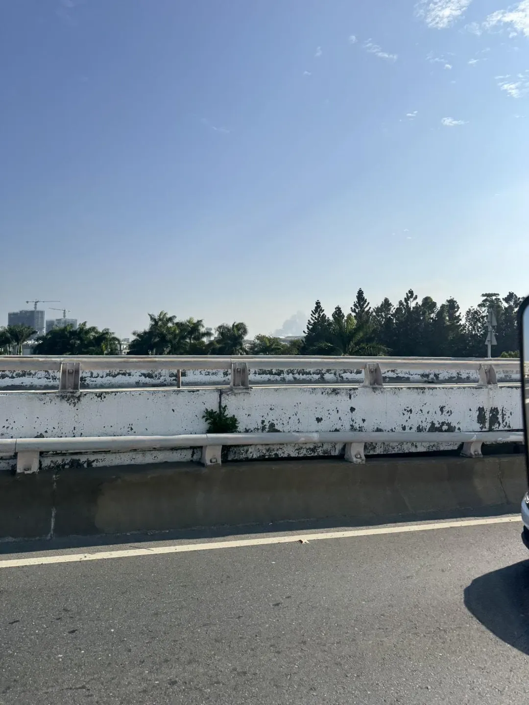 遠處民眾也拍下畫面po上網。（圖／翻攝台南道路救援張家班）