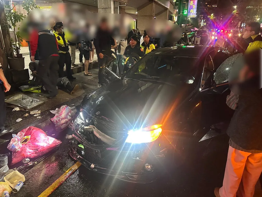 陳姓男子毒駕，造成一名丟垃圾的73歲老翁等3人被撞傷送醫，老翁搶救2天後宣告不治。（圖／警方提供）
